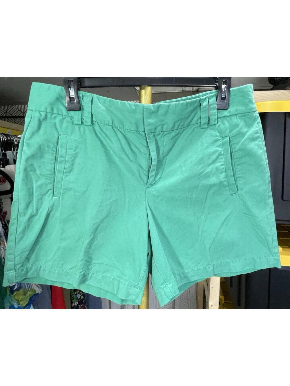 Ann Taylor Loft Womens Green Size 8 Chino 100% Cotton Shorts Mid Rise